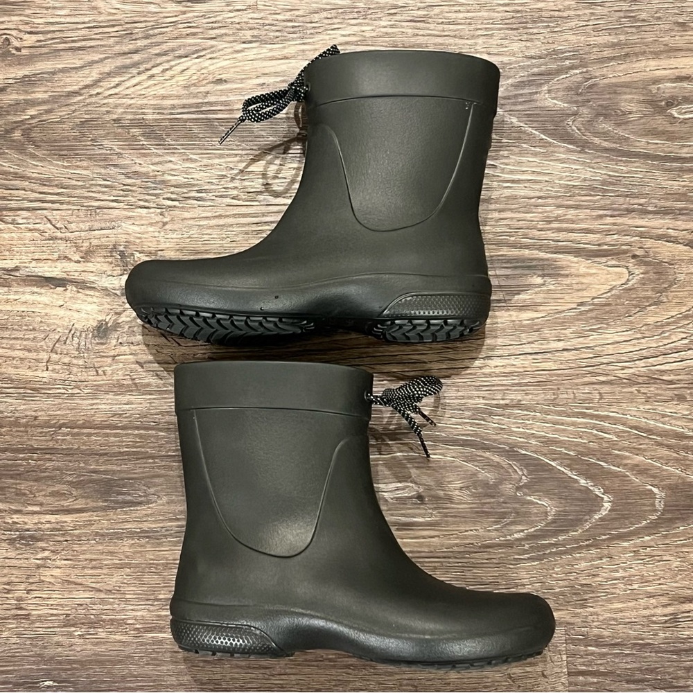 CROCS Women's Short Rain Boots in Dark Green with Black Soles